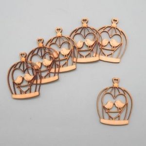 Gaiola com Passarinhos, em Madeira